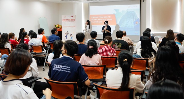 Hanwha Life Việt Nam tích cực nâng cao kiến thức tài chính cho giới trẻ ảnh 1