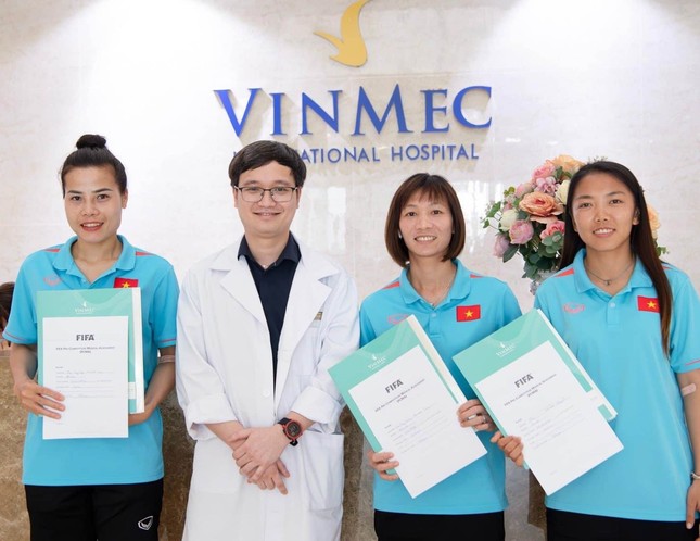  Y học thể thao Vinmec đánh dấu sự trở lại sân cỏ của Thái Thị Thảo và Chương Thị Kiều ảnh 1