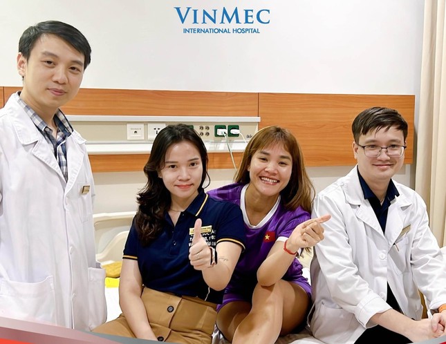  Y học thể thao Vinmec đánh dấu sự trở lại sân cỏ của Thái Thị Thảo và Chương Thị Kiều ảnh 2