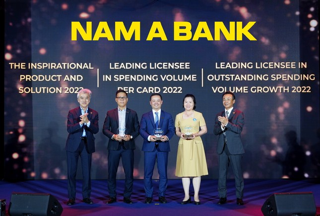 Nam A Bank ghi dấu ấn tiên phong trong các sản phẩm thẻ ảnh 1