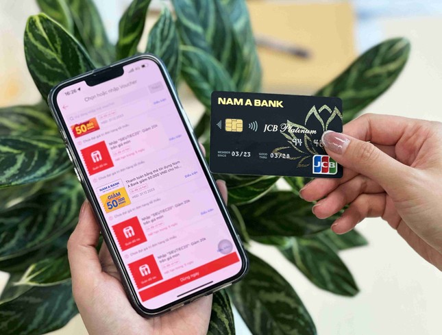 Nam A Bank ghi dấu ấn tiên phong trong các sản phẩm thẻ ảnh 2