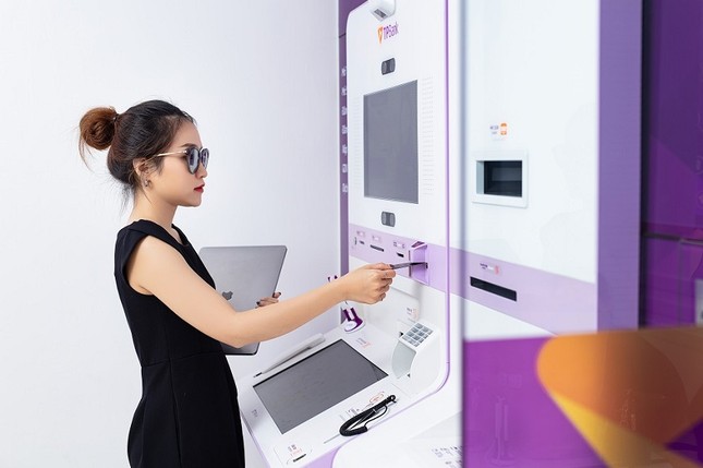 Bí quyết hút khách mở thẻ của Bank 'nhà người ta' ảnh 1