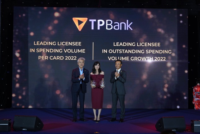 Bí quyết hút khách mở thẻ của Bank 'nhà người ta' ảnh 2