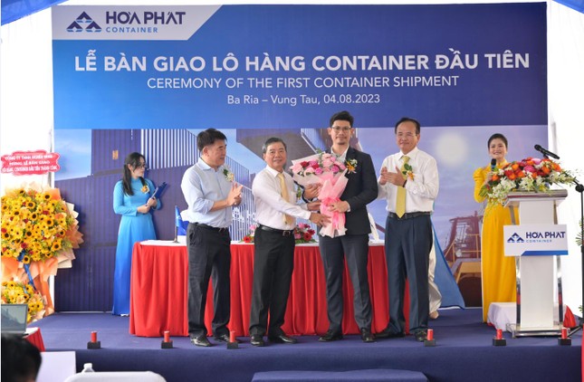 Hòa Phát chính thức xuất hàng những sản phẩm container đầu tiên ảnh 2