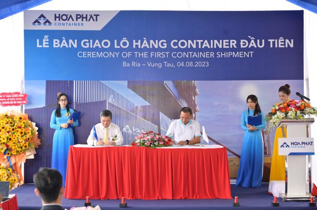Hòa Phát chính thức xuất hàng những sản phẩm container đầu tiên ảnh 1