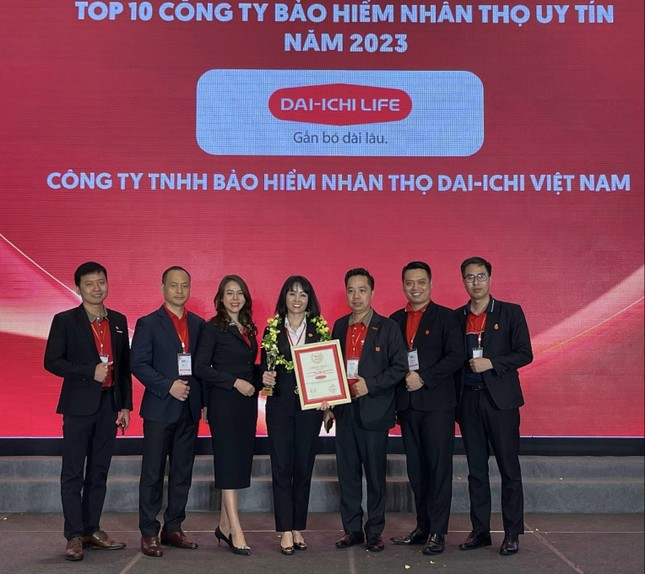 Dai-ichi Life Việt Nam đạt danh hiệu 'Top 10 Công ty bảo hiểm Nhân thọ Uy tín' hai năm liên tiếp ảnh 2