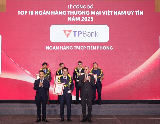 TPBank đứng thứ 4 trong Top các ngân hàng tư nhân uy tín nhất Việt Nam ảnh 3