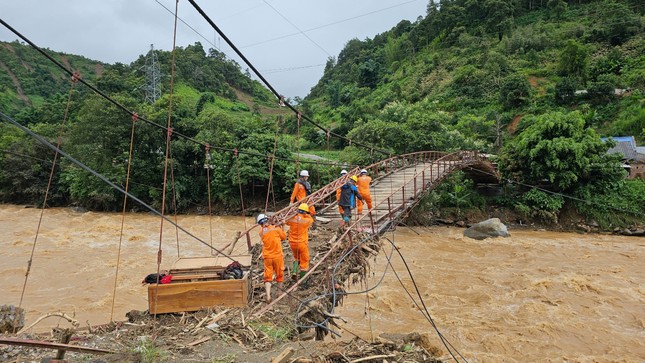 Huyện Mù Cang Chải đã được cấp điện trở lại ảnh 2