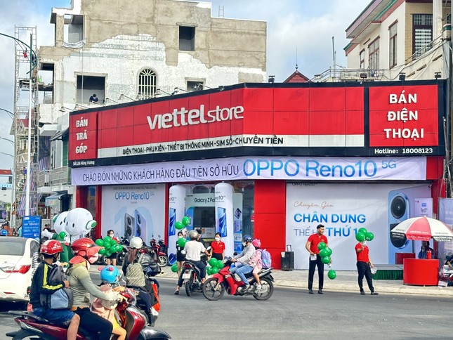 Viettel Store trả 'bay' gần 1000 đơn hàng OPPO Reno10 trong ngày đầu mở bán ảnh 5