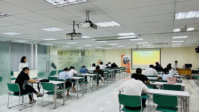Mở rộng kinh doanh, LPBank trải thảm đỏ đón hàng ngàn nhân tài ảnh 2