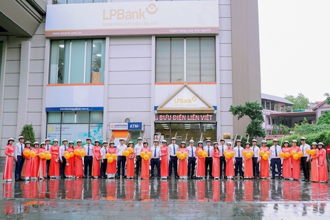 Mở rộng kinh doanh, LPBank trải thảm đỏ đón hàng ngàn nhân tài ảnh 3