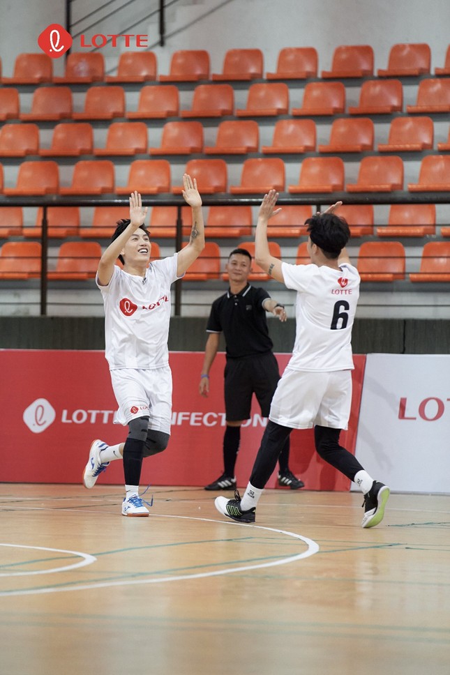 Sau Cầu Thủ Nhí, Tập đoàn LOTTE ra mắt show bóng đá Futsal Allstar Challenge gồm dàn sao xịn ảnh 1
