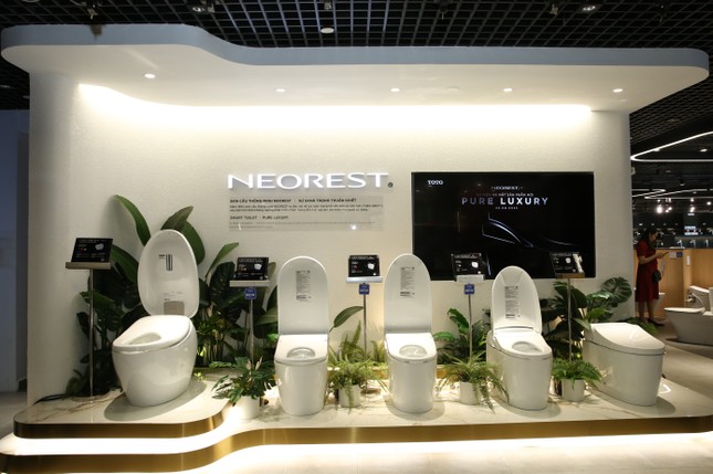 TOTO Việt Nam ra mắt bộ sưu tập bàn cầu thông minh NEOREST thế hệ mới ảnh 1
