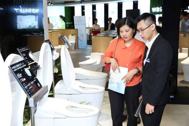 TOTO Việt Nam ra mắt bộ sưu tập bàn cầu thông minh NEOREST thế hệ mới ảnh 3