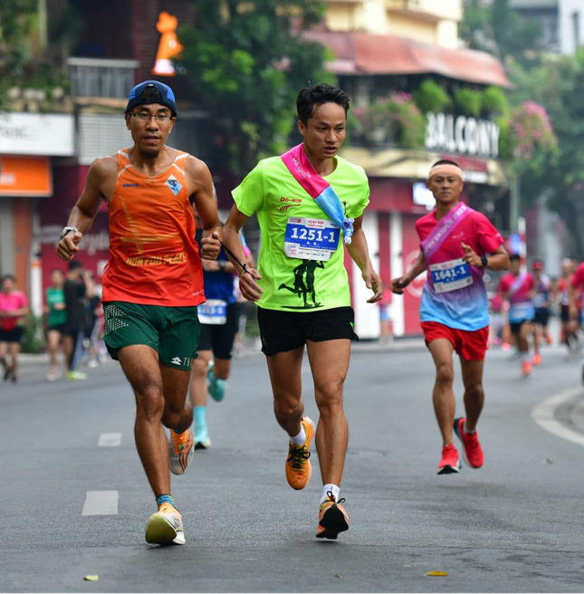 Những khoảnh khắc ấn tượng tại giải chạy MB Ageas Life Happy Ekiden 2023 ảnh 3