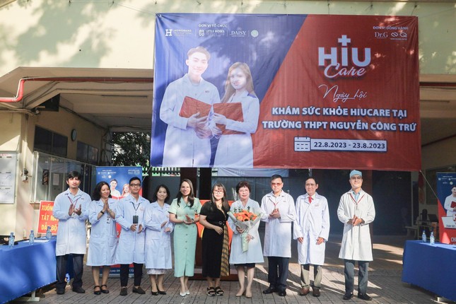 Đại học Quốc tế Hồng Bàng khám sức khỏe miễn phí cho học sinh ảnh 1