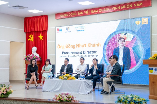 Sinh viên Logistics HUTECH 'thăng hoa' với nghề Thu mua cùng chuyên gia ảnh 1