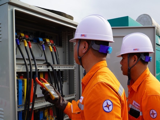 EVNNPC bố trí hơn 3.000 ca trực sẵn sàng phương án đảm bảo cung cấp điện trong dịp lễ 2/9 ảnh 2