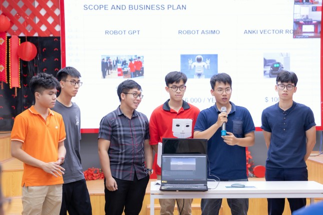 Chung kết Swin Hackathon 2023 gây ấn tượng với nhiều giải pháp công nghệ đột phá ảnh 1