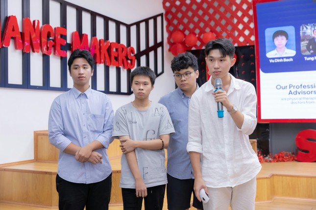 Chung kết Swin Hackathon 2023 gây ấn tượng với nhiều giải pháp công nghệ đột phá ảnh 2