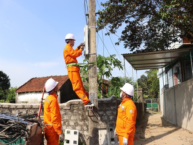 EVNNPC bố trí hơn 3.000 ca trực sẵn sàng phương án đảm bảo cung cấp điện trong dịp lễ 2/9 ảnh 3