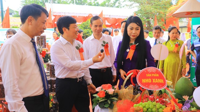 Khánh thành Thiết chế văn hóa – Thể thao Làng văn hóa kiểu mẫu Man Để ảnh 2