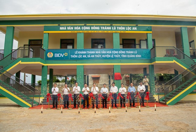 BIDV khánh thành 4 nhà văn hóa cộng đồng tránh lũ ở Quảng Bình, Thừa Thiên Huế ảnh 1