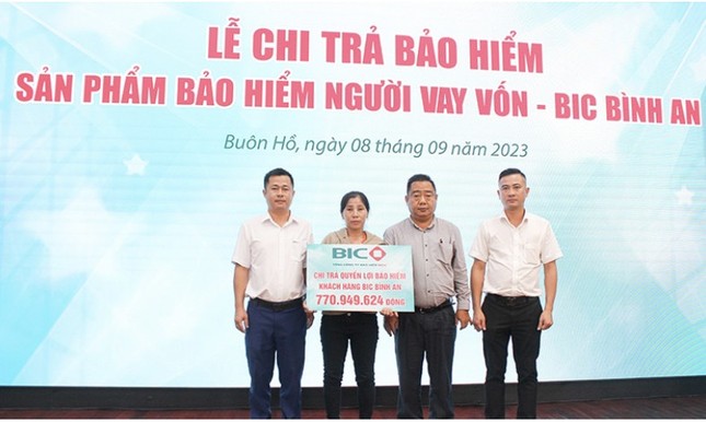 BIC chi trả hơn 770 triệu đồng tiền bảo hiểm cho khách hàng vay vốn tại BIDV Buôn Hồ ảnh 1
