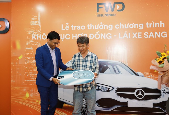 Khôi phục hợp đồng bảo hiểm, rước luôn xe sang Mercedes về nhà ảnh 1