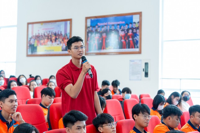 Đối thoại cùng Shark Lê Hùng Anh, sinh viên HUTECH “bỏ túi” bí quyết khởi nghiệp hiệu quả ảnh 2