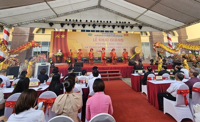 Trường Đại học Kinh doanh và Công nghệ Hà Nội khai giảng năm học 2023 - 2024 ảnh 1