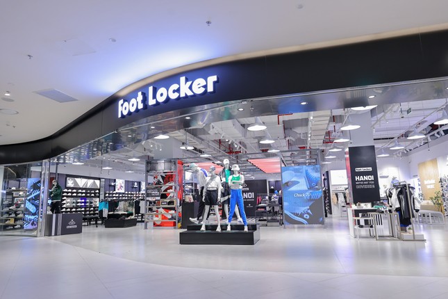 Foot Locker chính thức mở cửa hàng đầu tiên tại Hà Nội ảnh 1