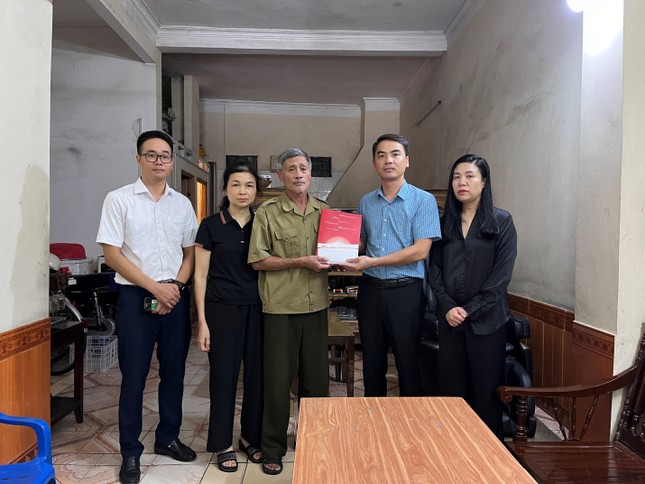 Bảo Minh chi trả bồi thường cho thân nhân người tử vong trong vụ cháy chung cư mini ảnh 2