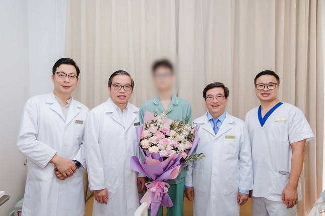 Chàng trai trẻ vượt 'cửa tử' sau ca phẫu thuật khối u xương khổng lồ cực hiếm gặp ảnh 4