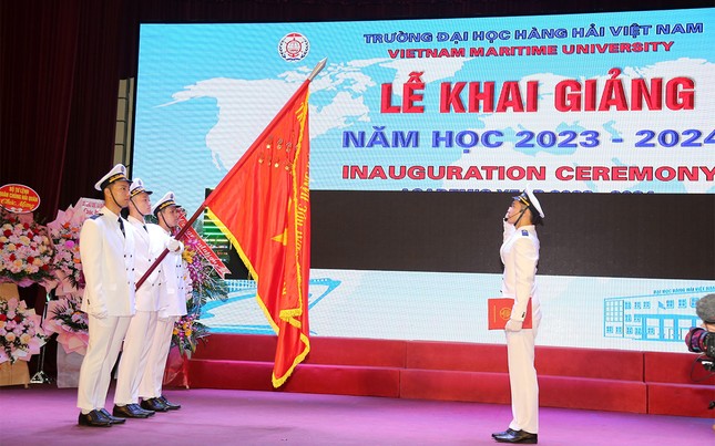 Lời nhắn nhủ của thầy Hiệu trưởng tới hơn 4.000 tân sinh viên nhân dịp khai giảng ảnh 3