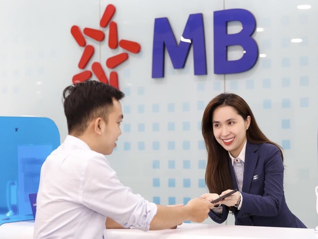 MB tiếp tục vào Top 3 doanh nghiệp được nhà đầu tư yêu thích nhất ảnh 2
