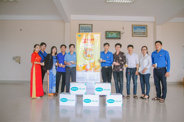 Hành trình “Trao gửi yêu thương, Đong đầy sức khỏe” của Đoàn Trường ĐHCNTT, ĐHQG-HCM ảnh 3