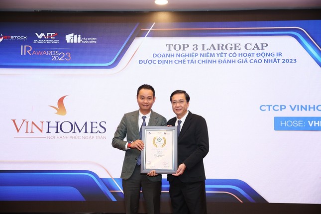 Vinhomes: Top 3 doanh nghiệp niêm yết hoạt động quan hệ nhà đầu tư tốt nhất năm 2023 ảnh 1