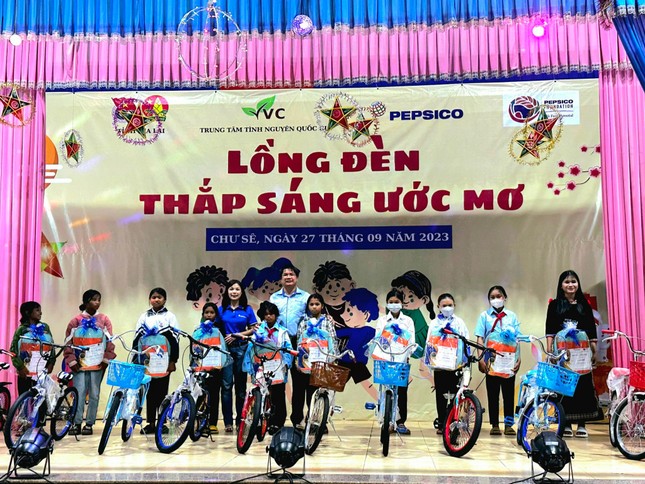 Công ty thực phẩm PepsiCo chung tay mang ước mơ trung thu tới điểm trường Gia Lai ảnh 3
