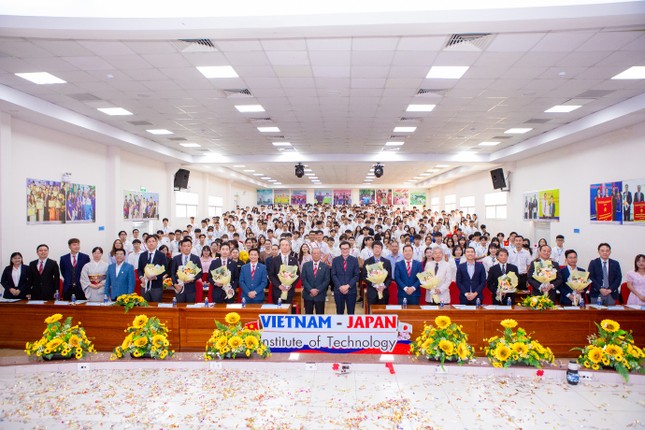 HUTECH tưng bừng khai giảng Chương trình Việt - Nhật năm học 2023-2024 ảnh 3