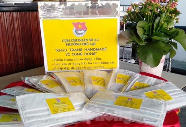 Đổi rác thải lấy khẩu trang 'xịn' phòng dịch Covid-19 ảnh 2