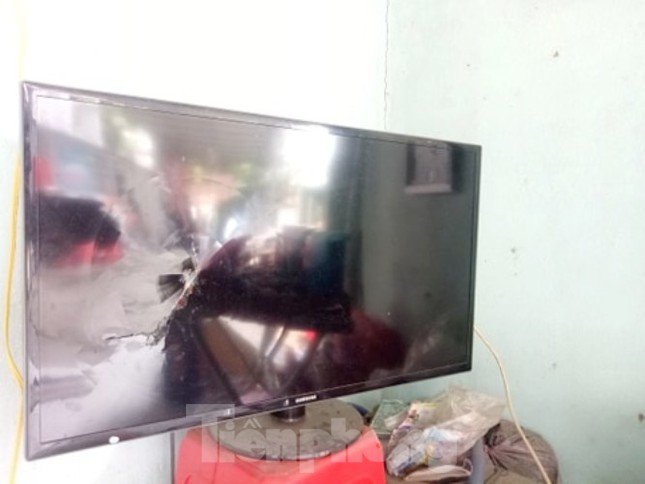 Côn đồ vào tận nhà tấn công một gia đình sau tiệc thôi nôi của cháu ảnh 2