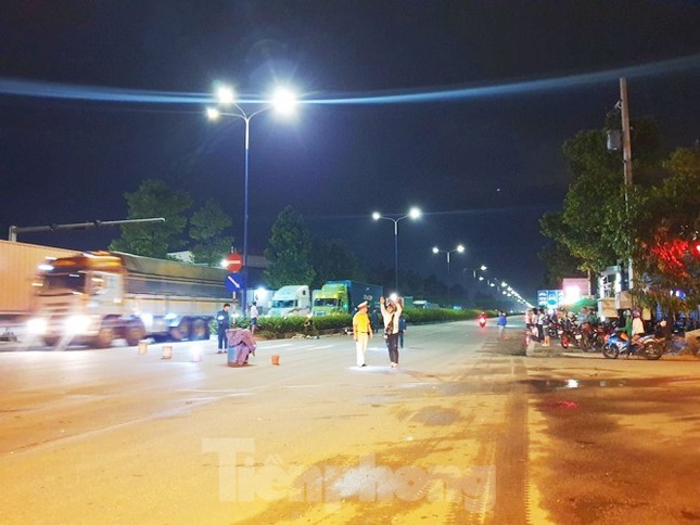 Phát hiện thi thể đôi nam nữ biến dạng giữa đường lúc rạng sáng ảnh 1