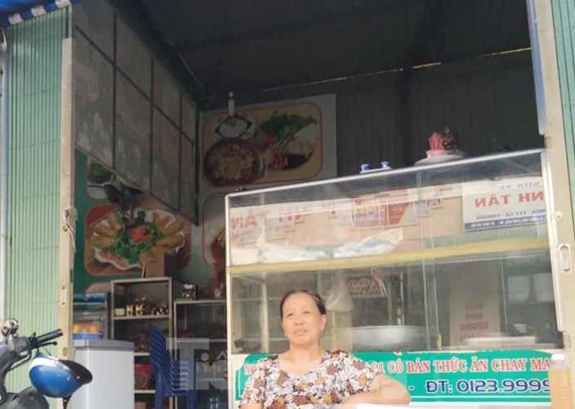 Nhặt được túi vàng, người phụ nữ nói 'không phải của mình cố lấy sẽ mất đi' ảnh 1