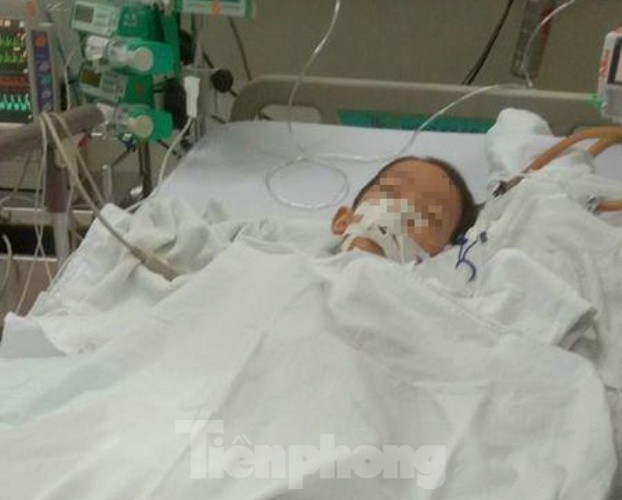 Bình Phước họp khẩn vụ bé 7 tuổi nguy kịch khi mổ tháo đinh ở tay ảnh 1