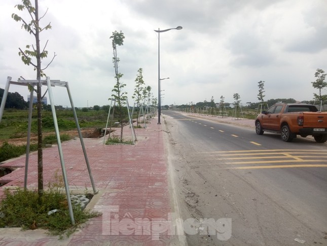 Con đường ‘tơ lụa’ trị giá tiền tỷ vừa xây xong đã lở ảnh 1