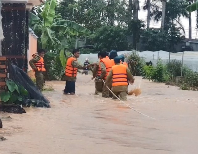 Bình Phước di dân vì nước bất ngờ dâng cao gần 2m ảnh 4