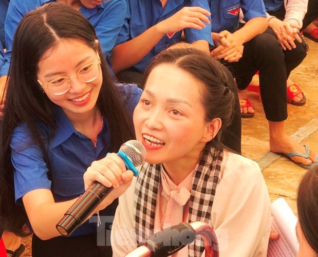 Nghị lực phi thường của nữ nhà văn bị liệt truyền cảm hứng cho giới trẻ ảnh 1