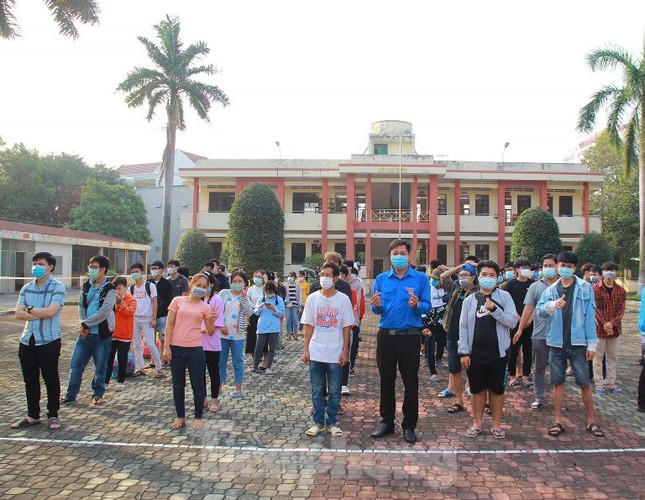 Bình Dương: Sinh viên ăn Tết trong khu cách ly được về nhà, học sinh tiếp tục nghỉ ảnh 1