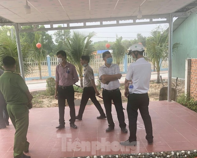 Lãnh đạo xã ở Bình Dương nói gì vụ leo rào kiểm tra quán không thông báo? ảnh 1